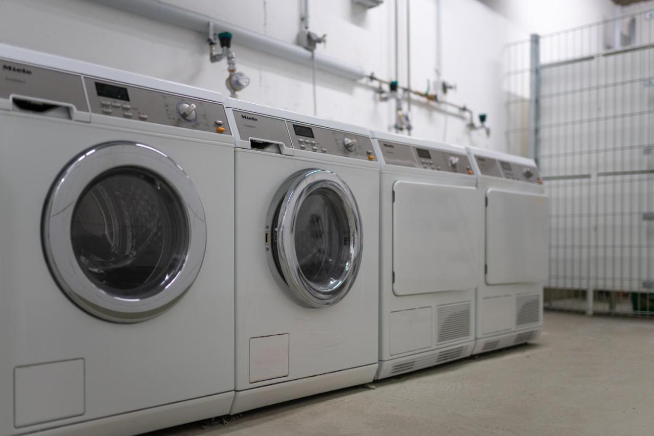 Hostel MHG Exterior foto Commercial laundry