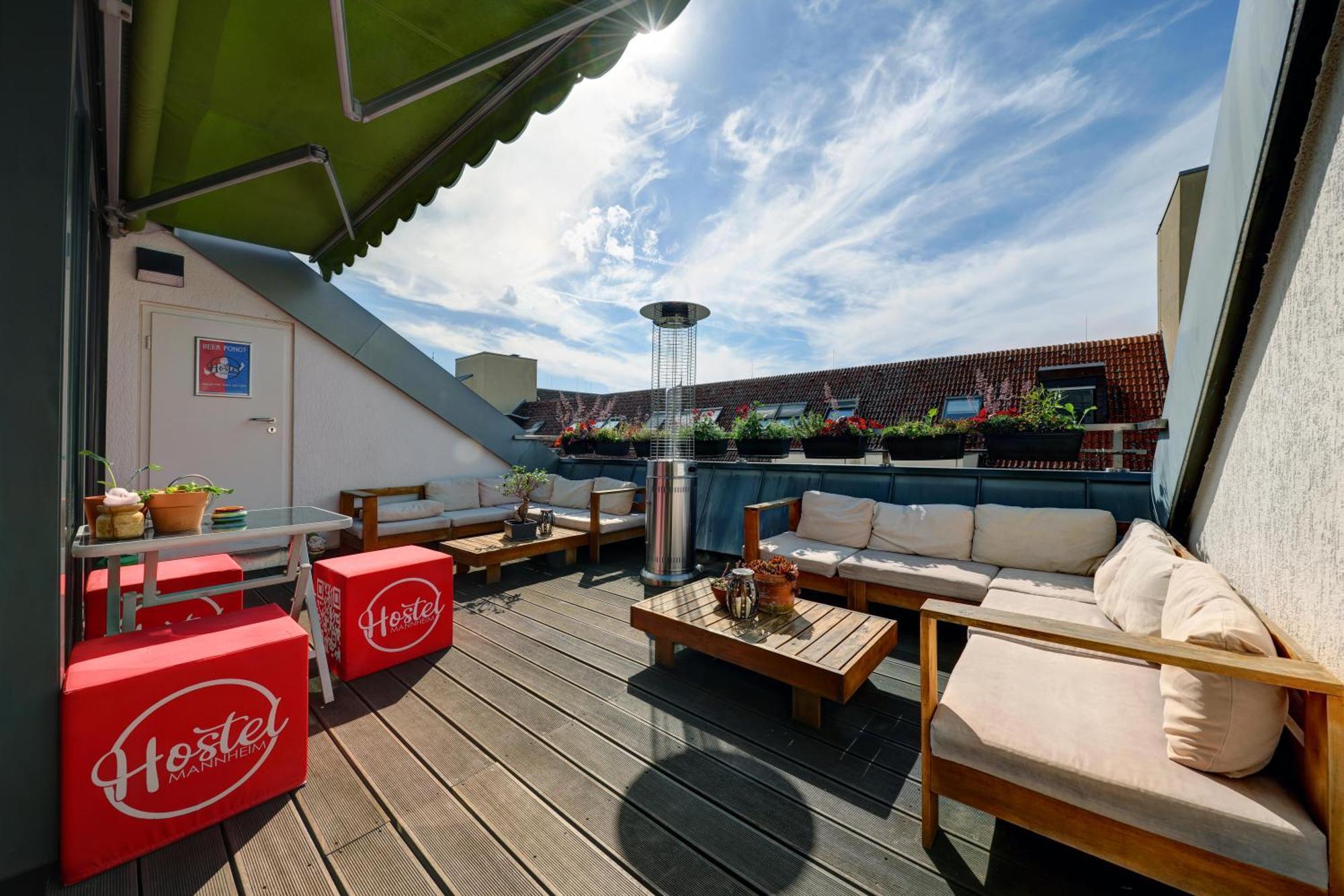 Hostel MHG Exterior foto Rooftop terrace