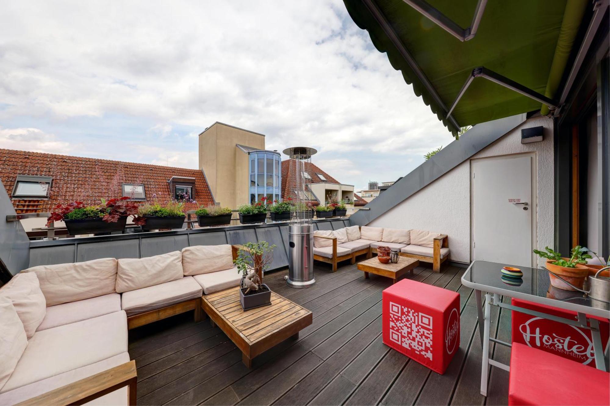 Hostel MHG Exterior foto Rooftop terrace