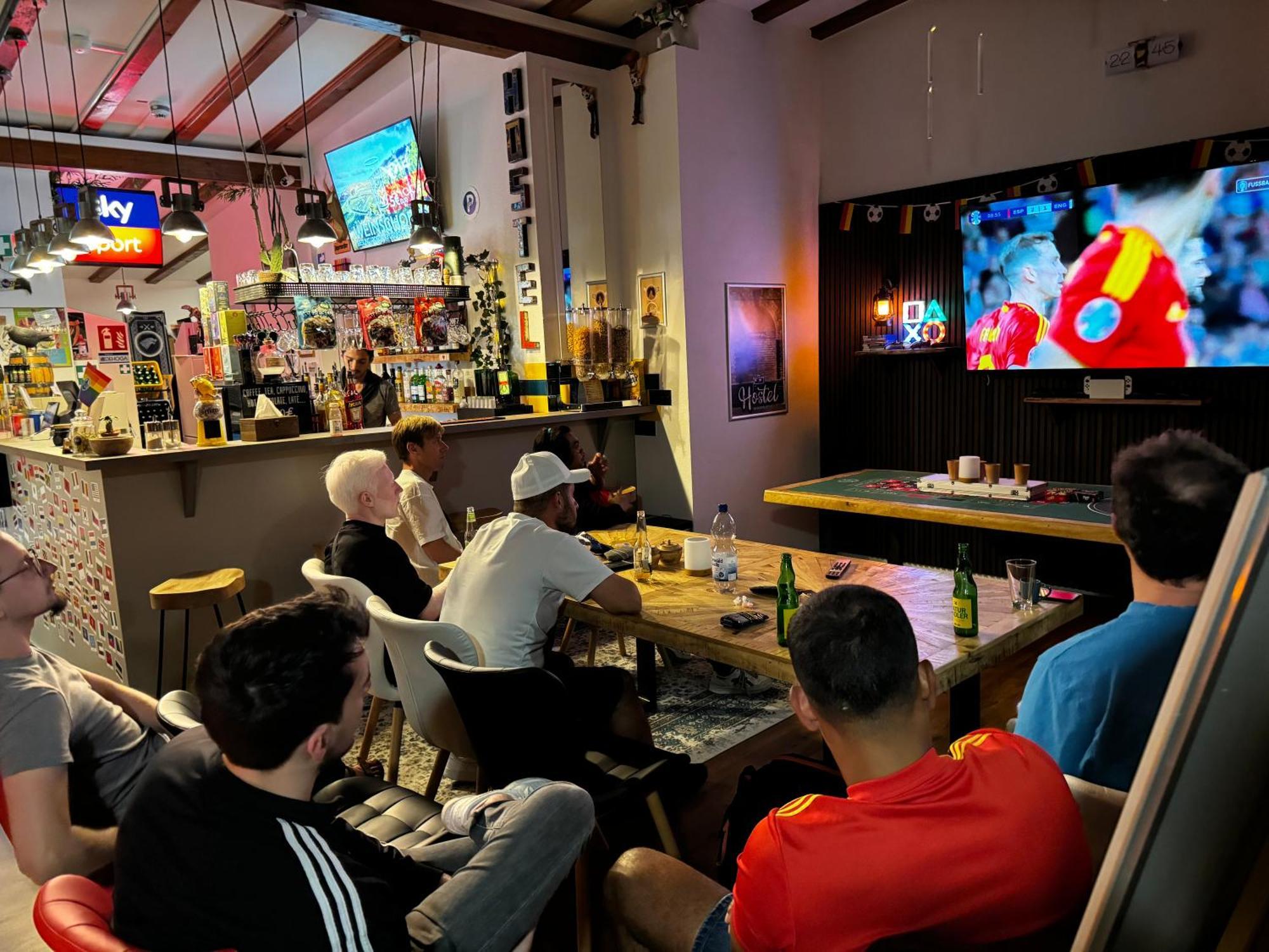 Hostel MHG Exterior foto Sky Sports broadcast of the 2019 Tour de France